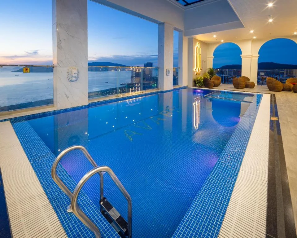 Avari Hotel
