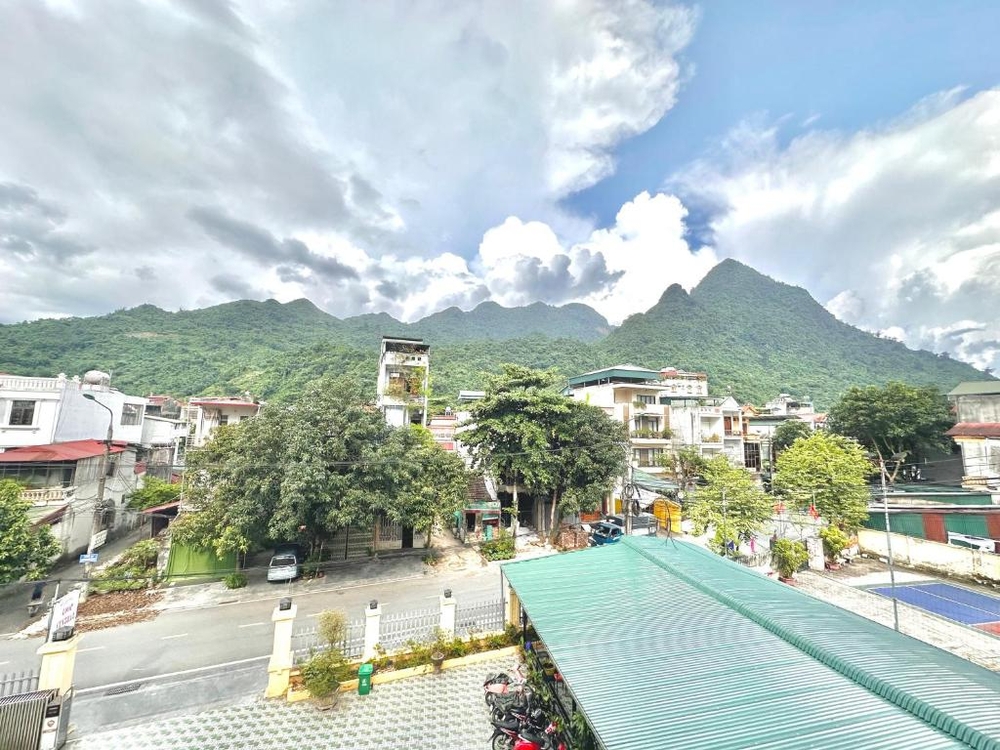 Loop Central Stay Tour & Motorbike Rental