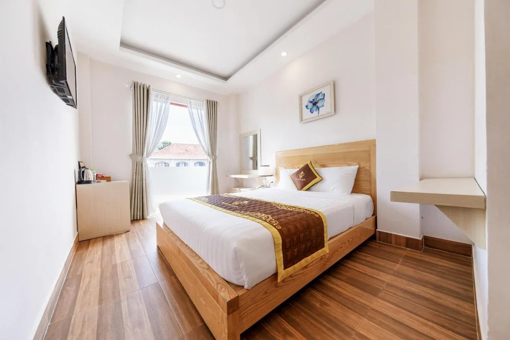 Golden Bee Hotel