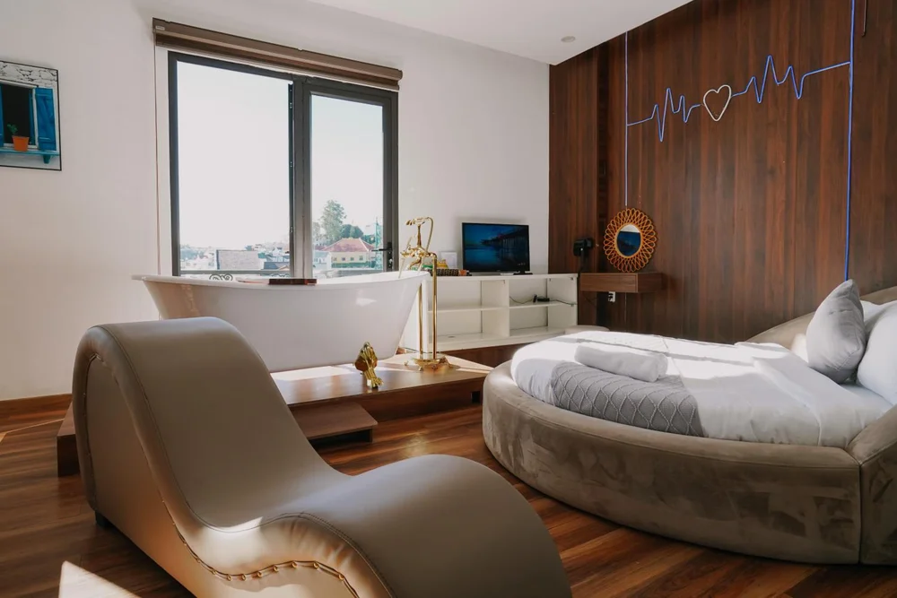 Ngàn Phố Studio & Love Hotel