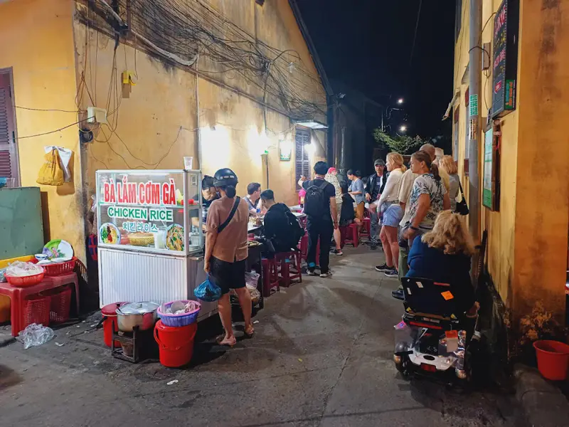 Cơm Gà Bà Lắm Chicken Rice - ảnh 2