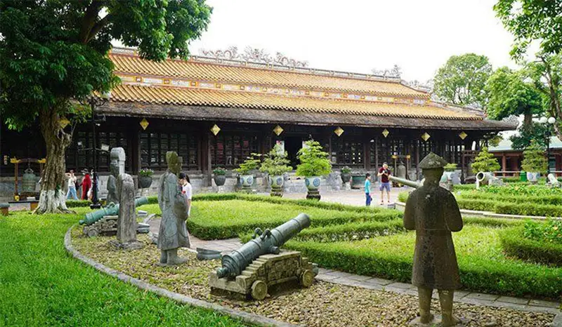 Bảo tàng Cổ vật Cung đình - ảnh 5