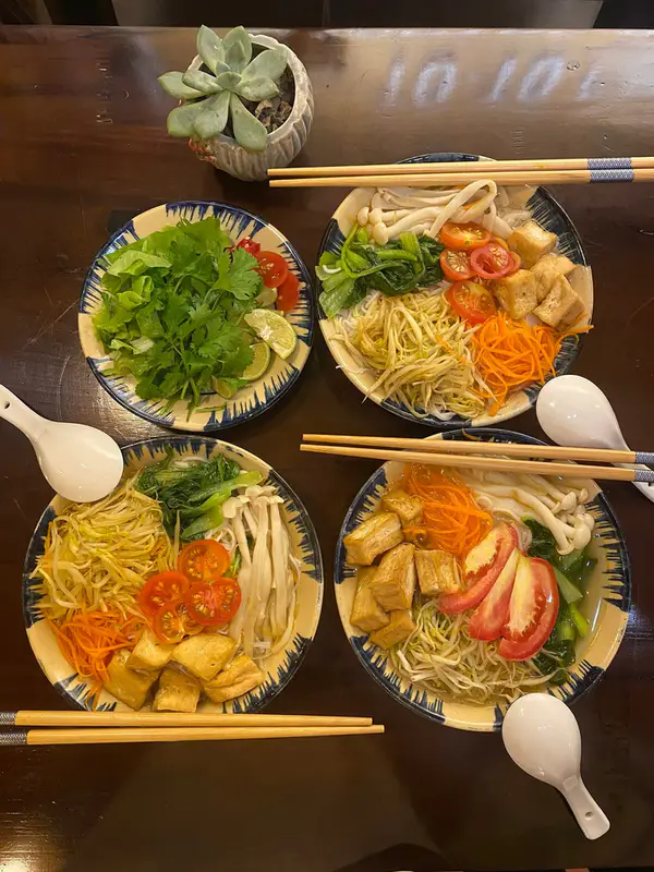 ToTo-Chan Restaurant & Vegetarian Options - ảnh 3