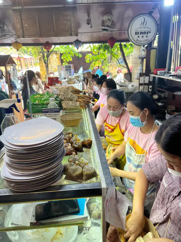 Bánh Mỳ Phượng - Hội An - ảnh 5