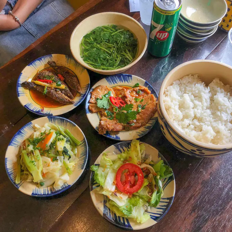 Tiệm Cơm Gánh ( Tiệm Cơm Trưa Đà Lạt ) - ảnh 4