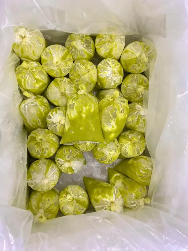Kem Bơ Cô Vân chợ Bắc Mỹ An ( Avocado ice cream Ms.VAN at Bac My An market ) - ảnh 5