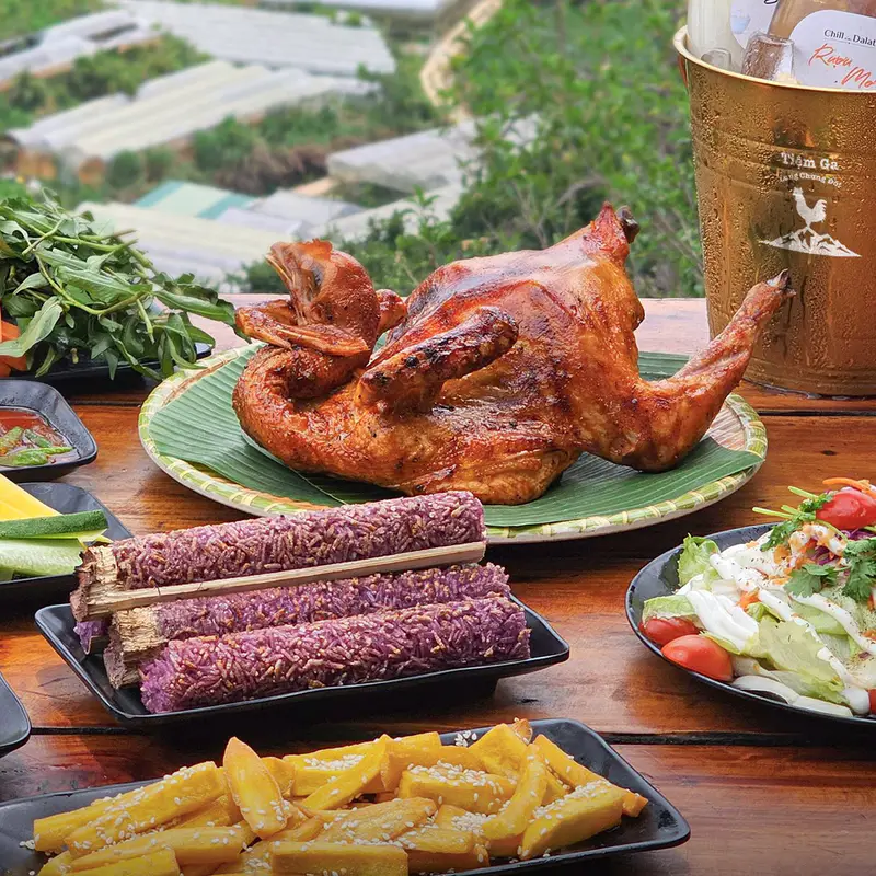 Tiệm Gà Lưng Chừng Đồi - ảnh 7