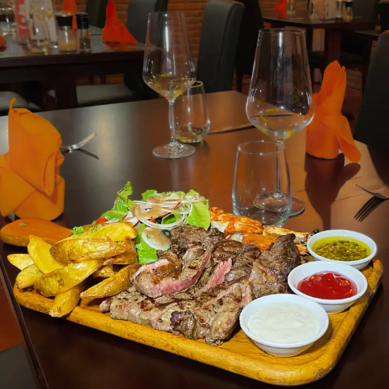 Hoi An Steakhouse Riverside - ảnh 7