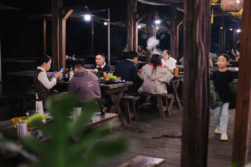 Tiệm nướng trong rừng - ảnh 2