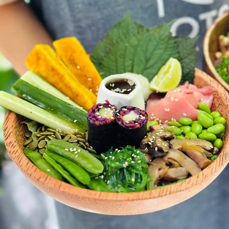 Roots Plant Based Café - ảnh 8