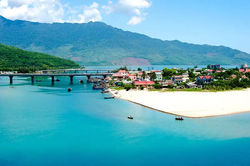 Bãi biển Lăng Cô - ảnh 6