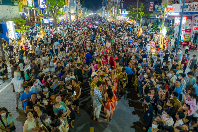 Phố đi bộ Hai Bà Trưng - ảnh 3