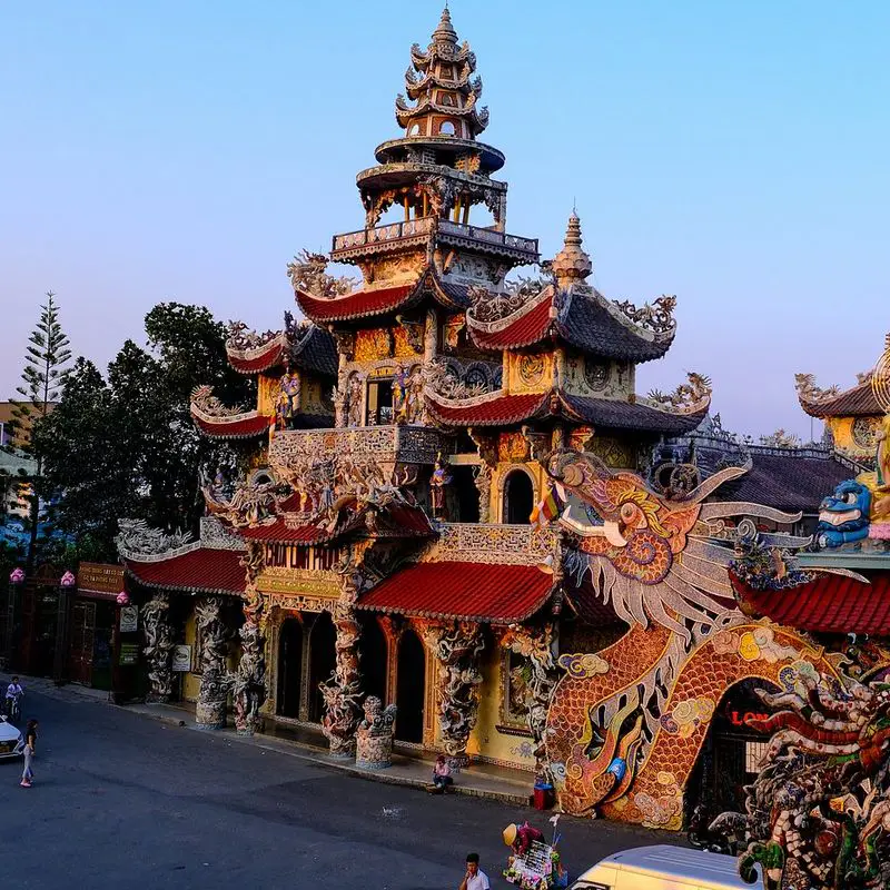 Chùa Linh Phước - ảnh 2