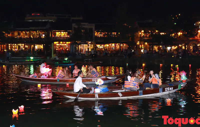 Chợ đêm Hội An - ảnh 2
