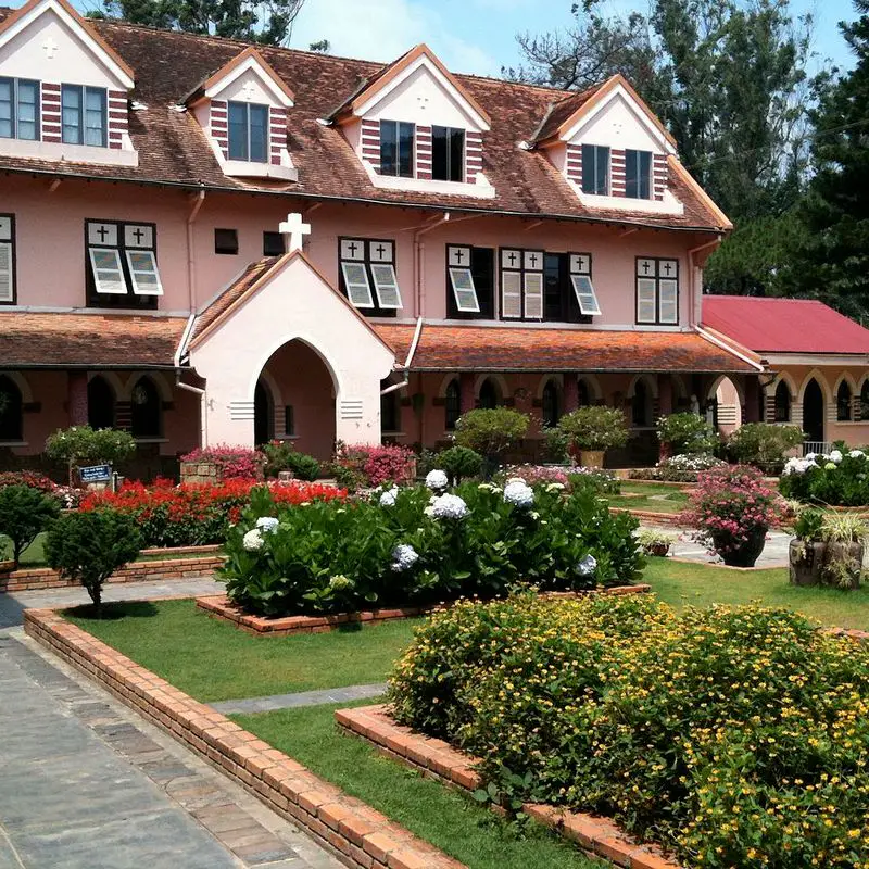Nhà thờ Domaine De Marie - ảnh 4