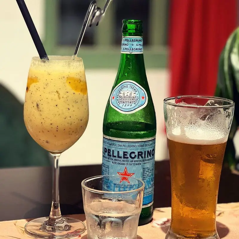 Moto Laurie Cafe - ảnh 7