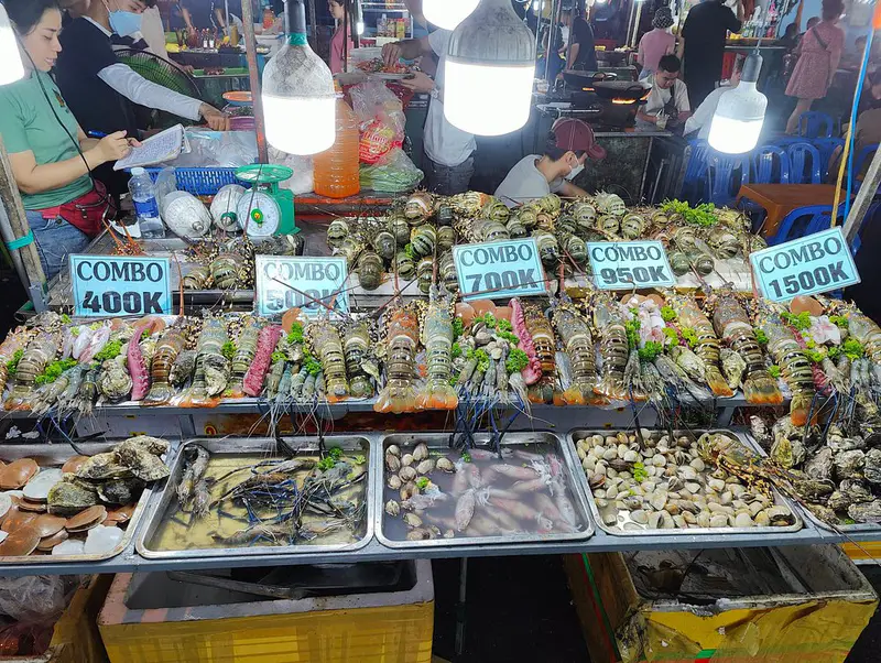 Chợ Đêm Sơn Trà/Son Tra Night Market - ảnh 2