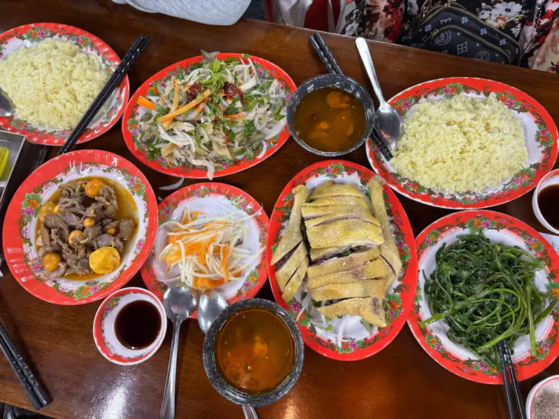 Cơm Gà Bà Buội - ảnh 2