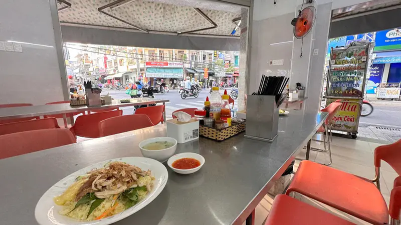 Cơm Gà Hà NGÔ GIA TỰ - ảnh 2