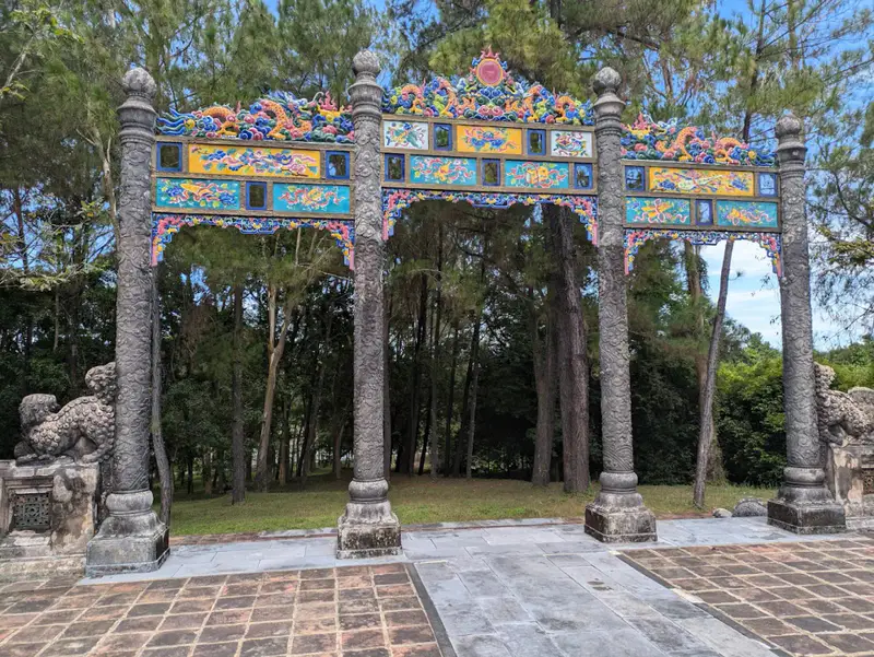 Tư Lăng - Lăng mộ vua Đồng Khánh - ảnh 6