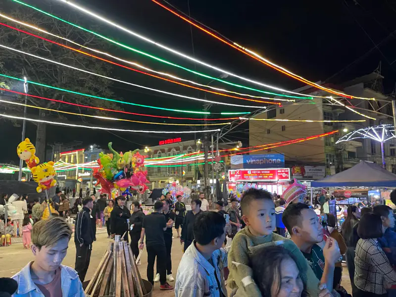 Chợ Trung tâm Mèo Vạc - ảnh 2