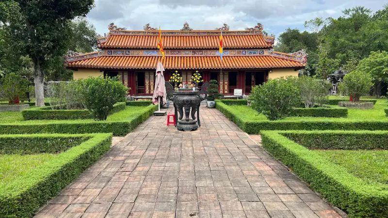Lăng Hoàng đế Gia Long - ảnh 2