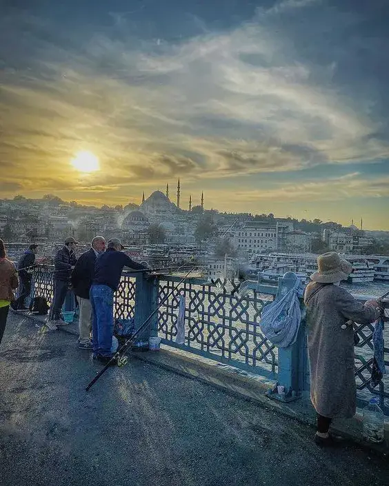 Cầu Galata (Galata Bridge) - ảnh 4