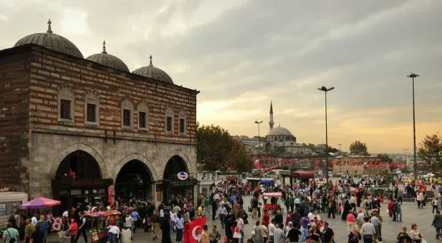 Eminonu Square - ảnh 4