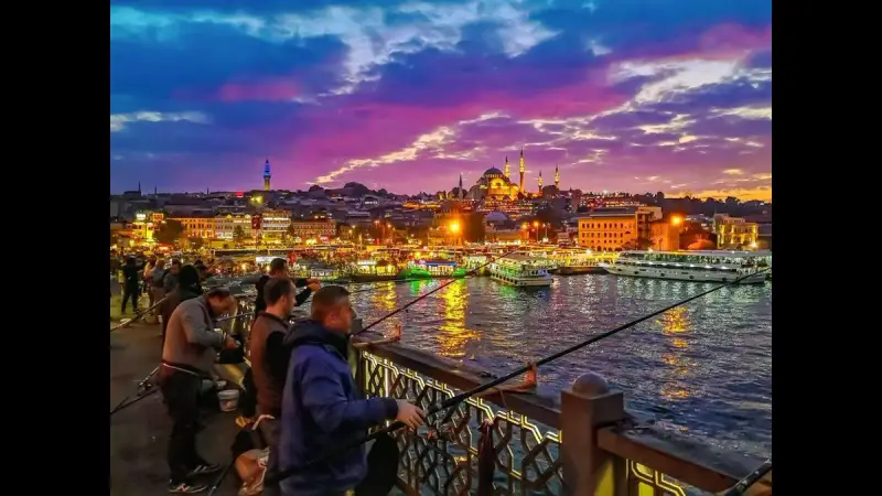 Karaköy Pier:  Bến tàu lịch sử - ảnh 2
