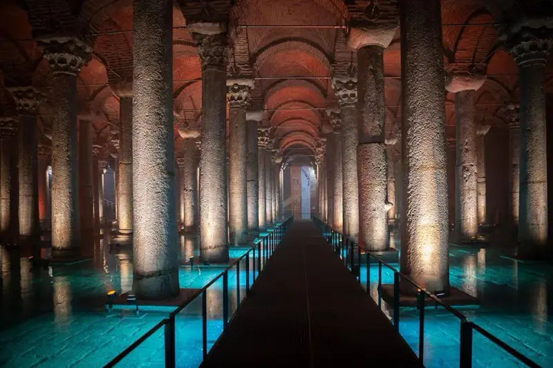 Basilica Cistern: bể chứa nước ngầm - ảnh 3