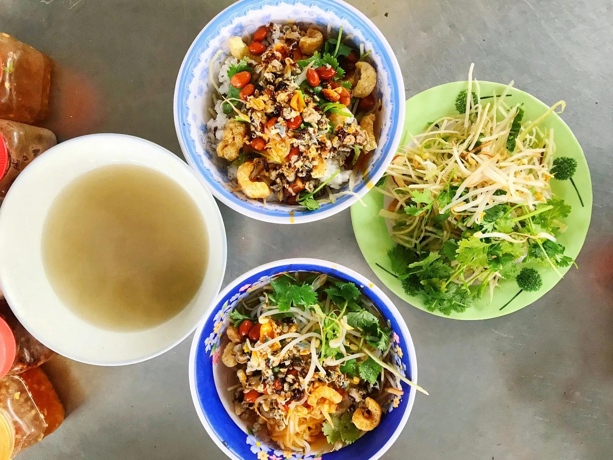 Cơm hến Hoa Đông - ảnh 2