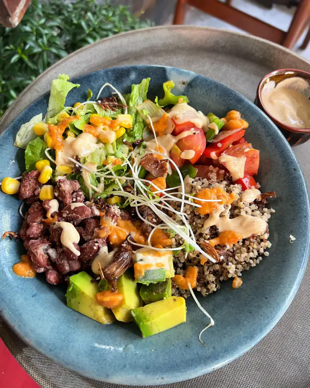 Mingle-Vegetarian-Cafe-Restaurant - ảnh 6