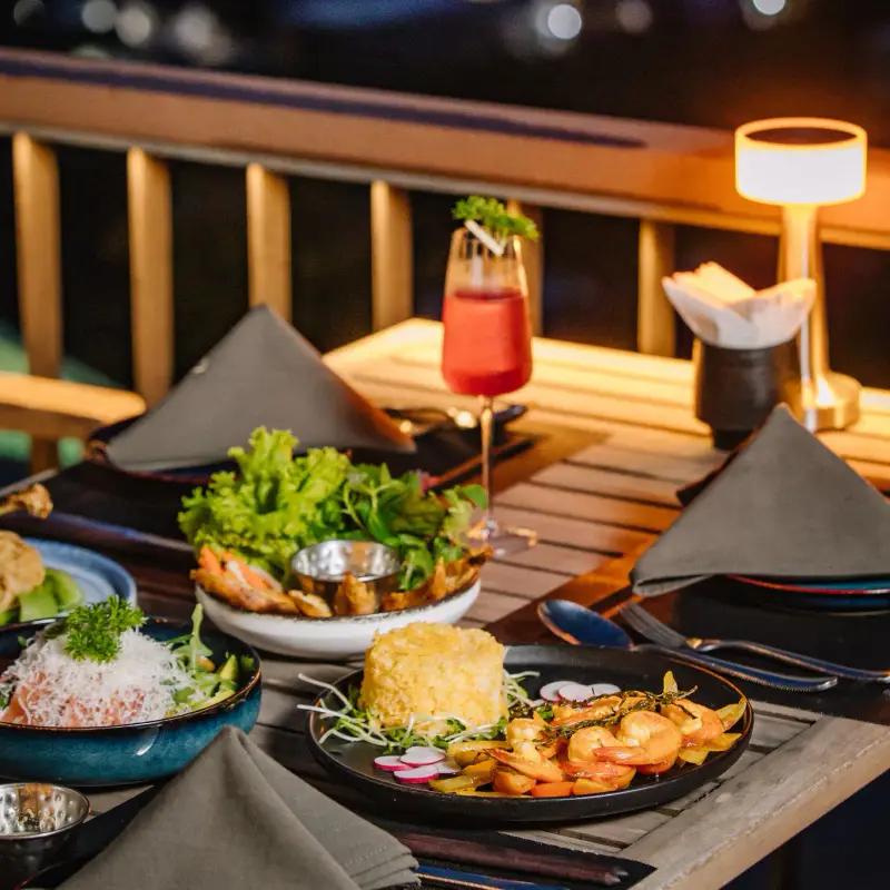 Chuồn Chuồn Bistro & Bar - ảnh 2