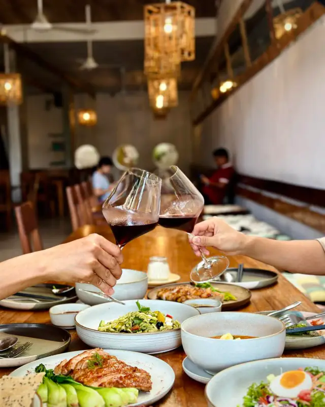 INFINITI Cafe & Resto - ảnh 2