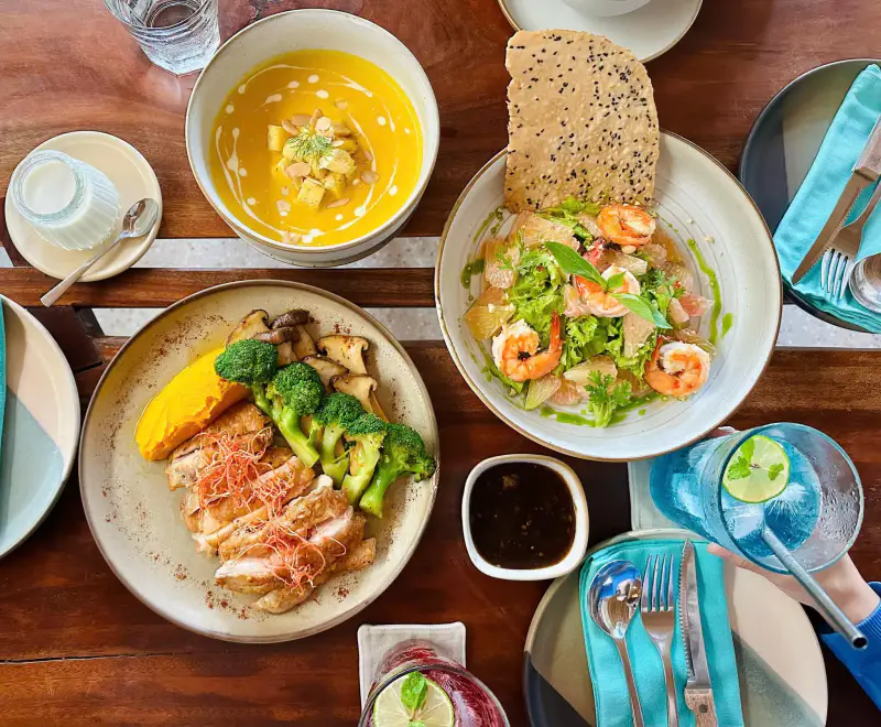INFINITI Cafe & Resto - ảnh 3