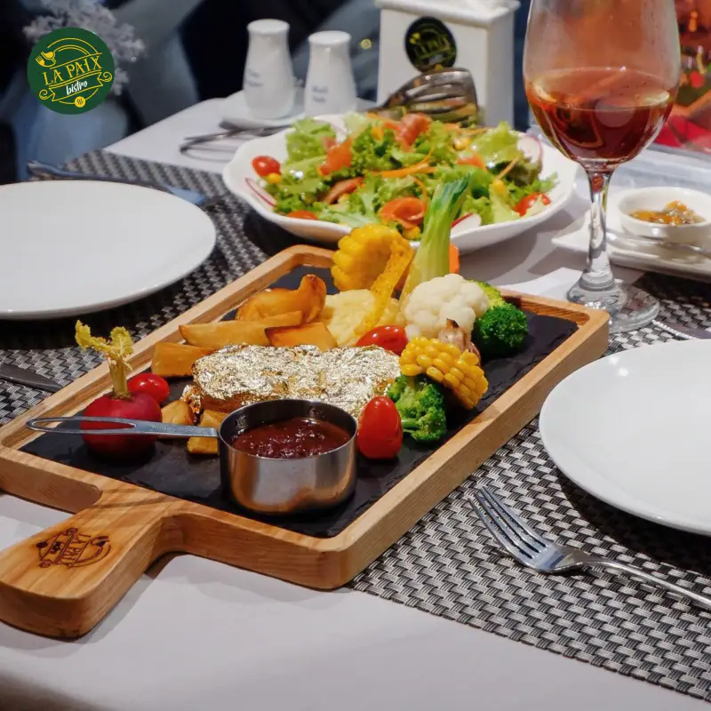 La Paix Bistro - ảnh 3