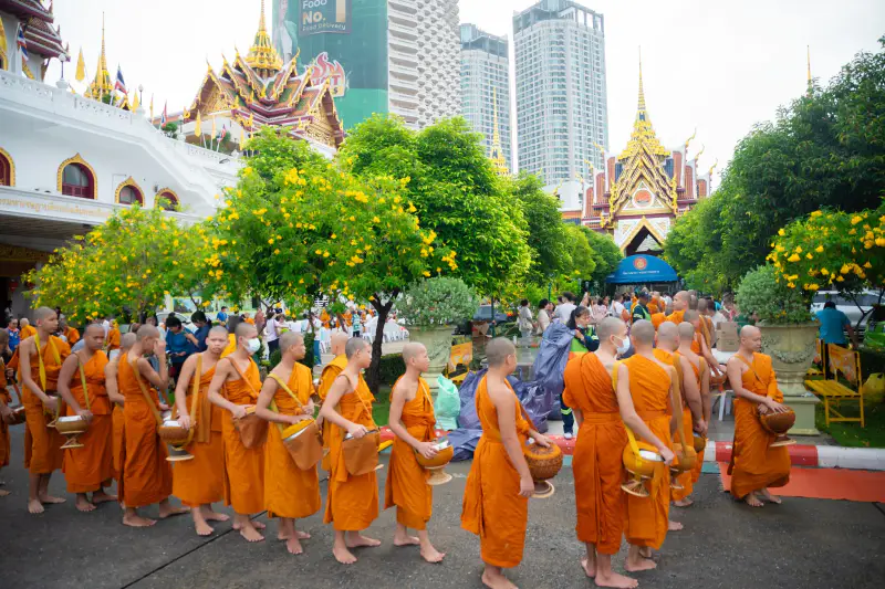 Chùa thuyền Wat Yannawa, Phra Aram Luang - ảnh 3