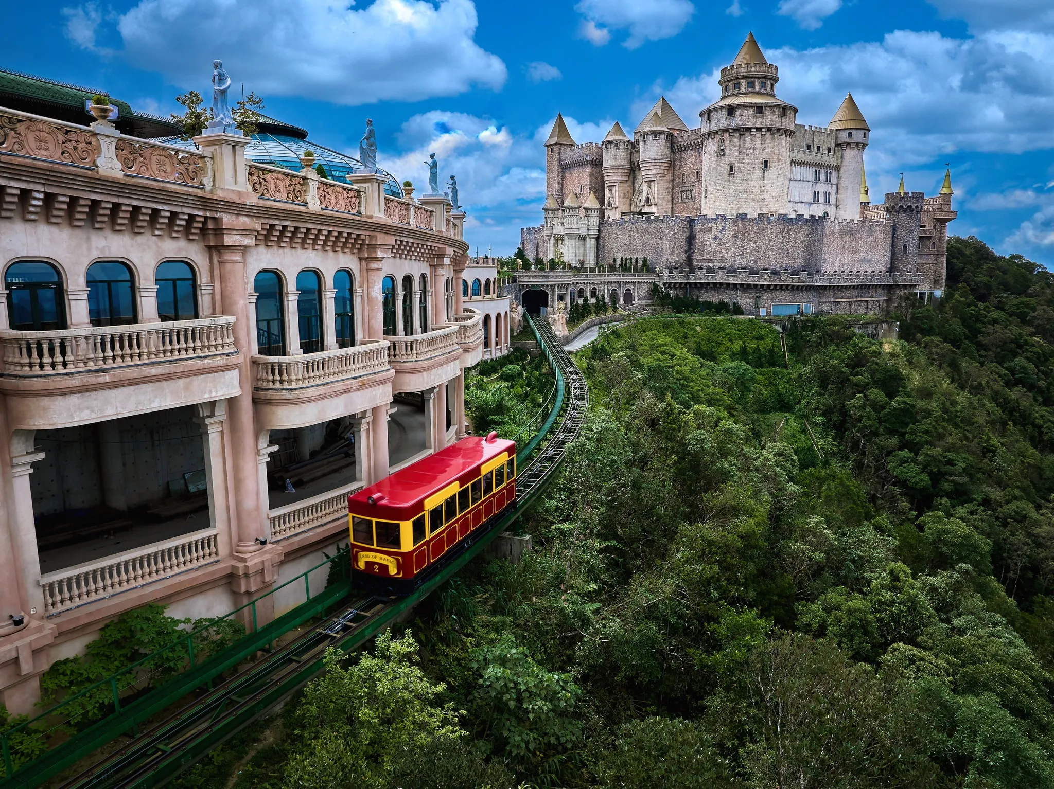 Tour Khám Phá Bà Nà Hills 1 Ngày: Lịch Trình Chi Tiết Và Trọn Vẹn Nhất 2