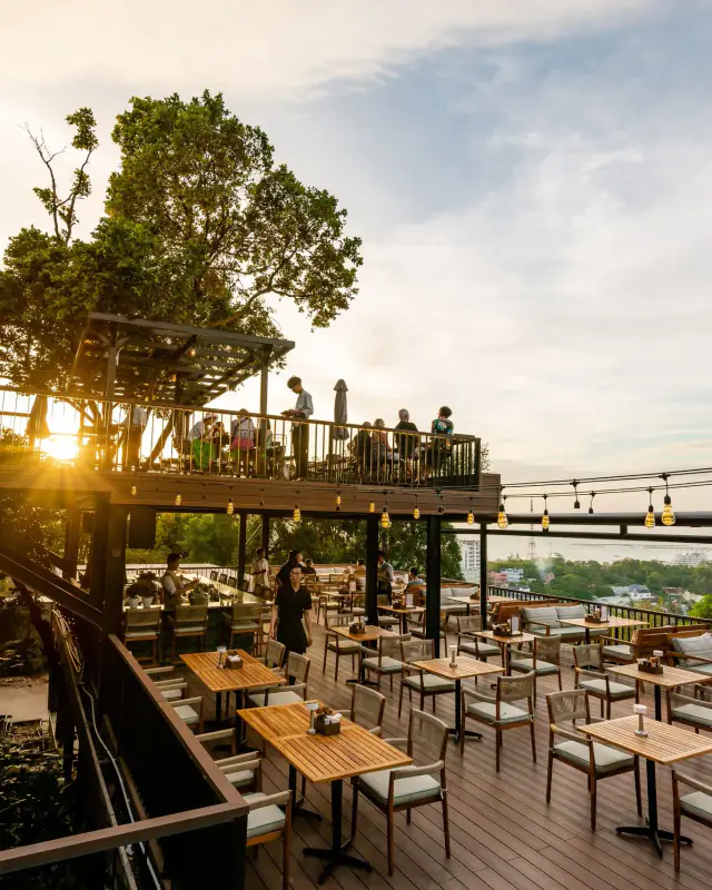 Chuồn Chuồn Bistro & Bar - ảnh 6