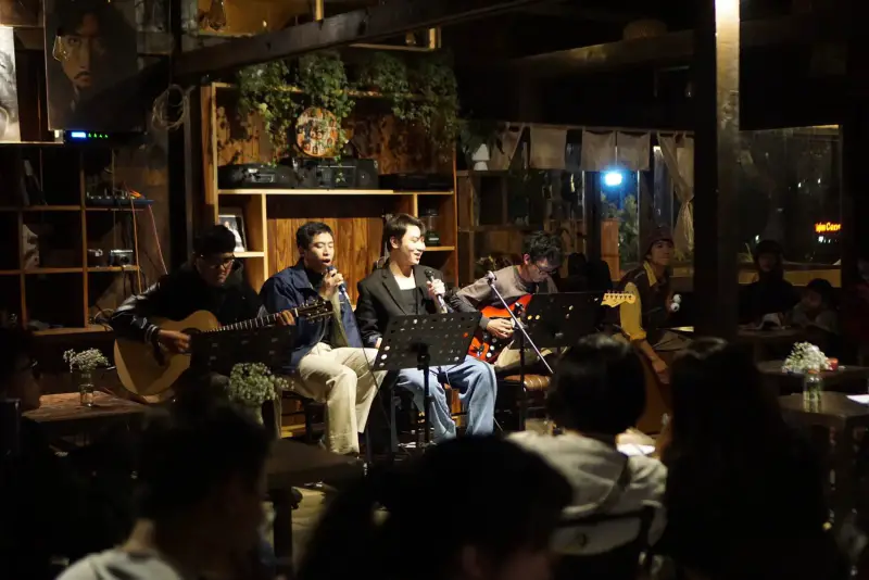 Lang Thang Cafe & Beer - ảnh 5