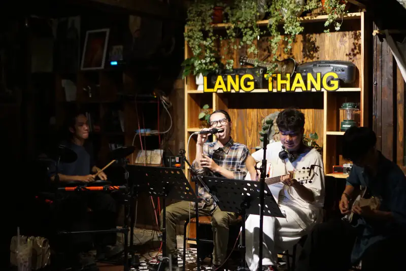Lang Thang Cafe & Beer - ảnh 6