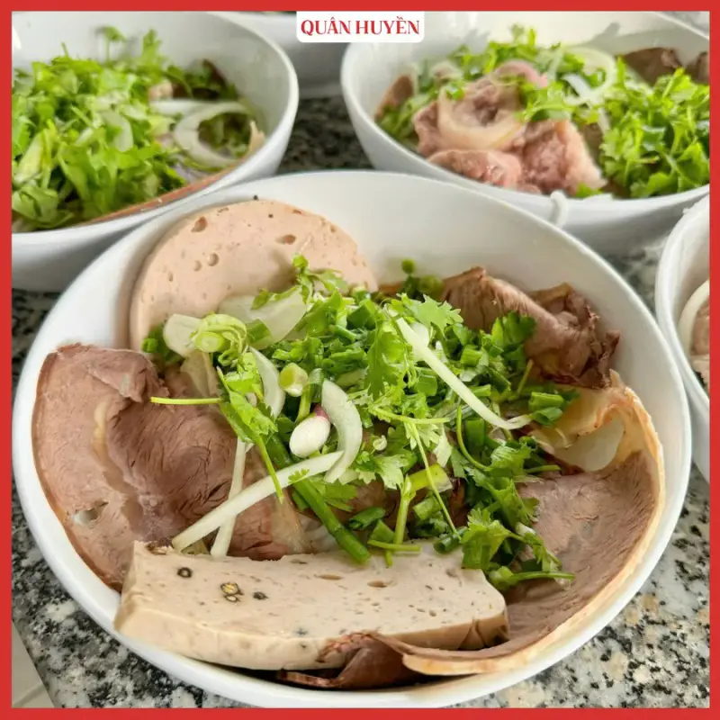 Bún Bò Huế Quân Huyền - ảnh 4
