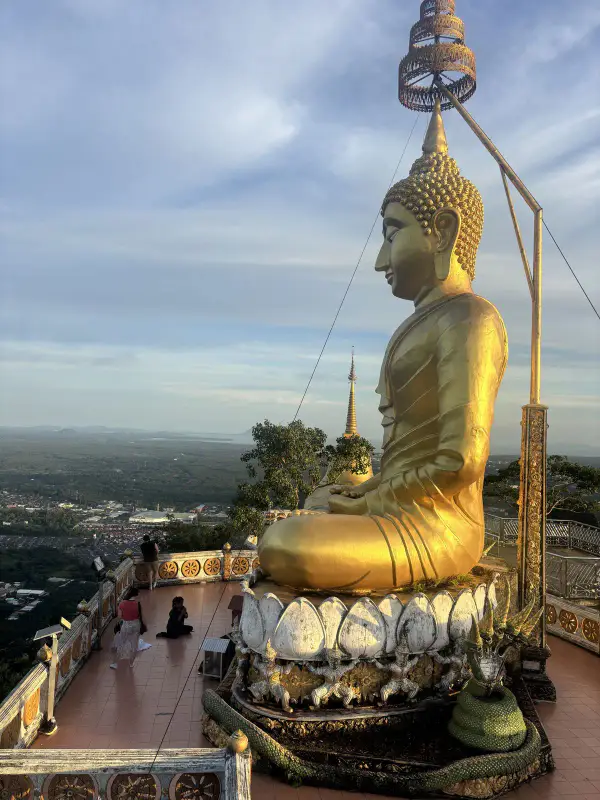 Chùa Phật Lớn Wat Phra Yai - ảnh 2