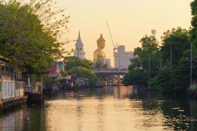 Wat Paknam Bhasicharoen - ảnh 4