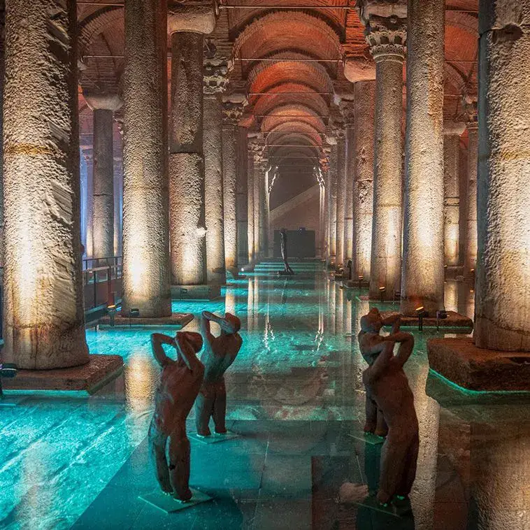 Basilica Cistern: bể chứa nước ngầm - ảnh 4