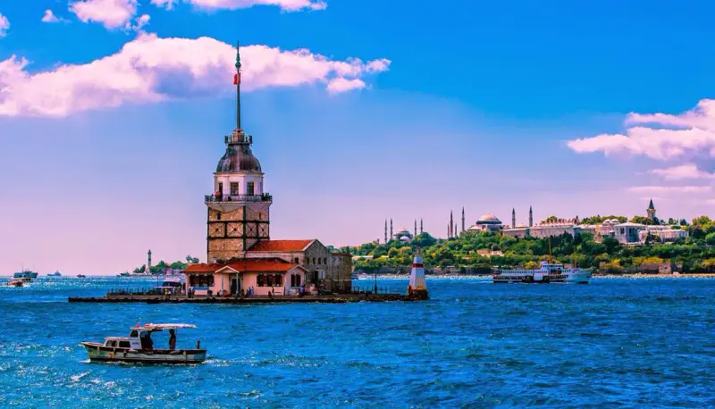 Maiden's Tower (Tháp Trinh Nữ) - ảnh 2