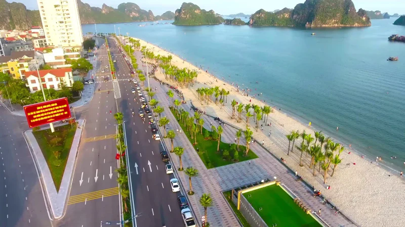 Bãi tắm Hòn Gai - ảnh 2