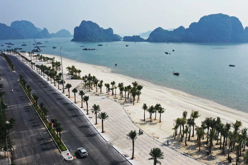 Bãi tắm Hòn Gai - ảnh 3