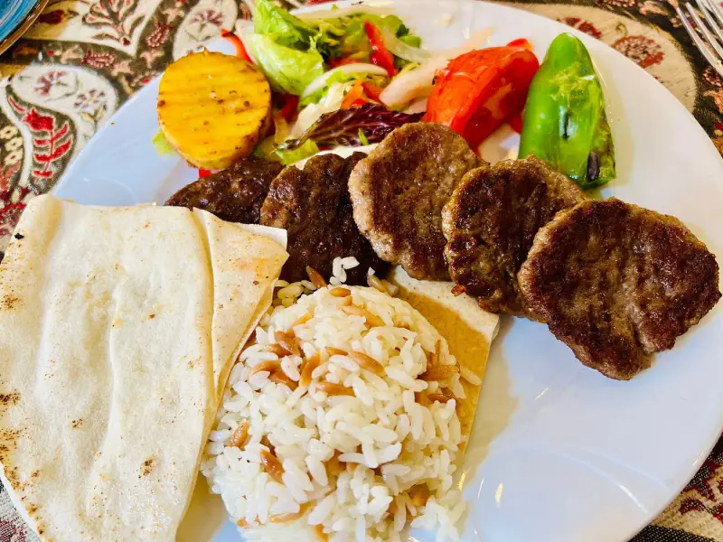 New Balat Cafe Restaurant - ảnh 4