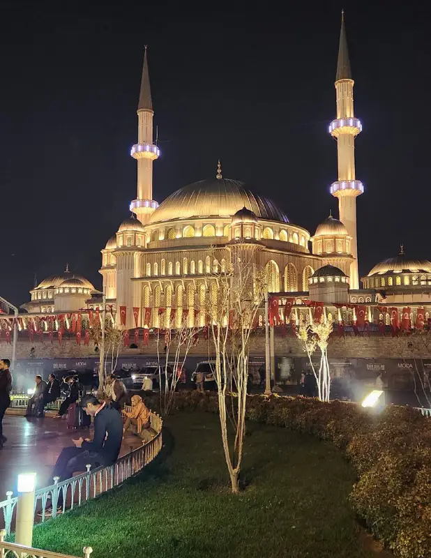 Taksim Square - ảnh 5